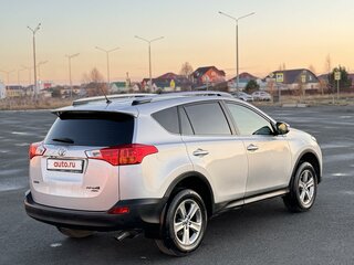 2015 Toyota RAV4 IV (XA40), серебристый, 1950000 рублей, вид 5