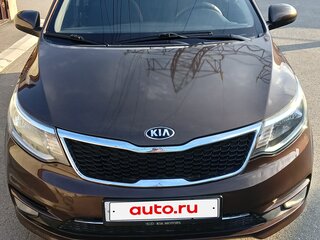 2016 Kia Rio III Рестайлинг, коричневый, 700000 рублей, вид 1
