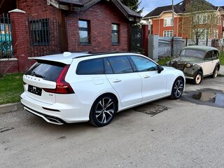 2019 Volvo V60 II, белый, 2800000 рублей, вид 3