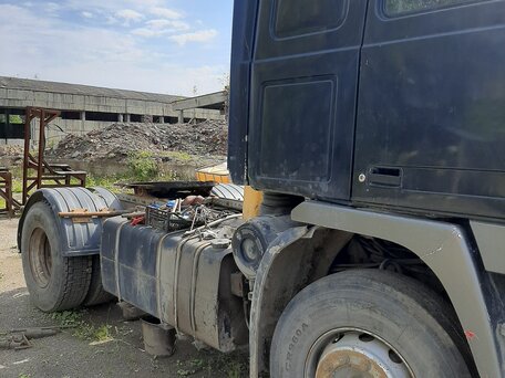 1991 Volvo F-Series, чёрный, 900000 рублей, вид 2