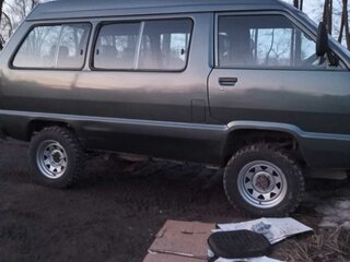 1986 Toyota Town Ace II Рестайлинг, серый, 399000 рублей, вид 3