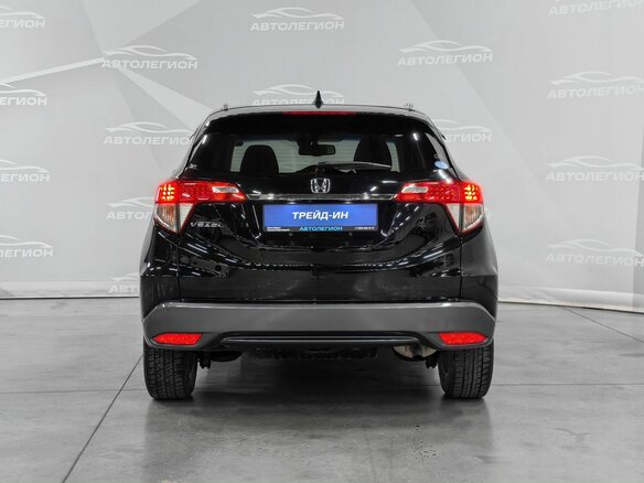 2018 Honda Vezel I Рестайлинг, чёрный, 2010000 рублей - вид 4