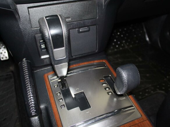 2008 Mitsubishi Pajero IV, серебристый - вид 8