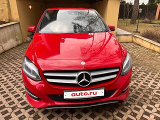 2015 Mercedes-Benz B-Класс 200 CDI II (W246) Рестайлинг, красный, 1900000 рублей, вид 2