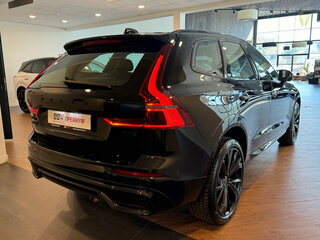 2025 Volvo XC60 II Рестайлинг 2, чёрный, 6150000 рублей, вид 4