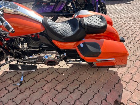 2022 Harley-Davidson CVO Road Glide, оранжевый, 3000000 рублей, вид 3