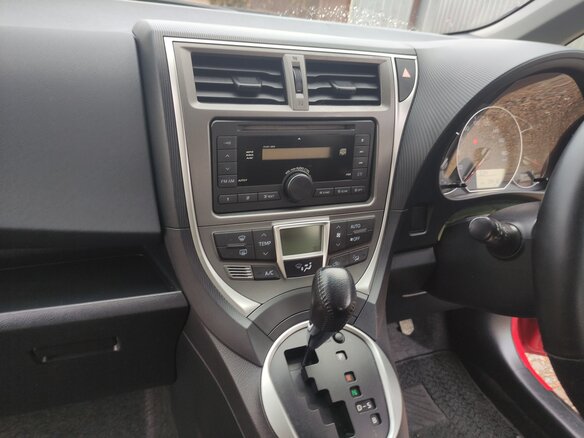 2012 Toyota Ractis II, красный, 999999 рублей - вид 15