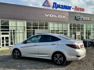 2012 Hyundai Solaris I, серебристый, 450000 рублей, вид 2