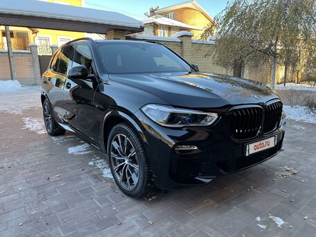2019 BMW X5 50i IV (G05/G18), чёрный, 6900000 рублей, вид 3