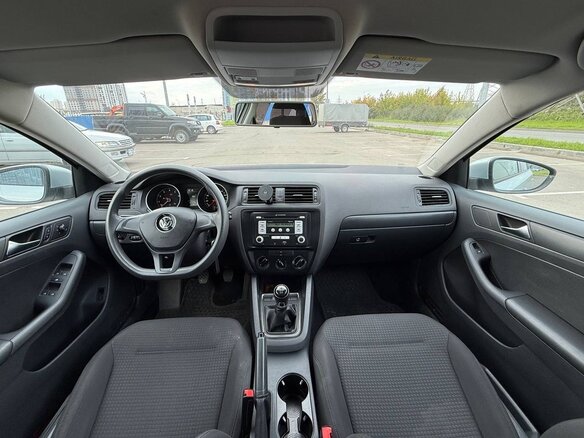 2015 Volkswagen Jetta VI Рестайлинг, серебристый, 1099000 рублей - вид 6