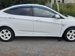 2015 Hyundai Solaris I Рестайлинг, белый, 1170000 рублей, вид 4