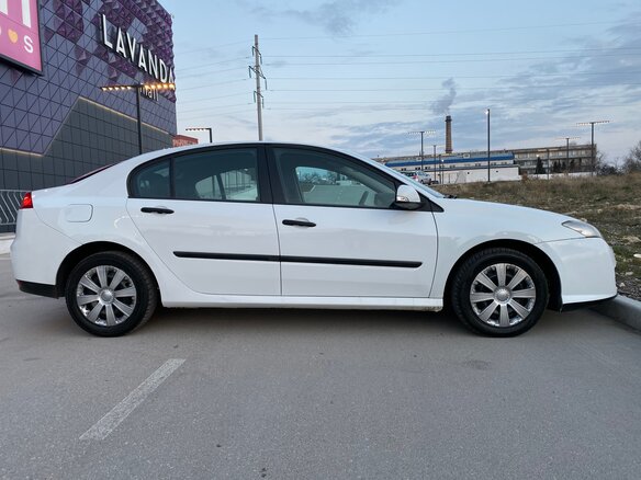 2008 Renault Laguna III, белый - вид 23