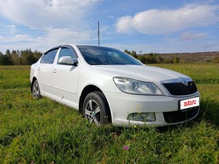 2013 Skoda Octavia II (A5) Рестайлинг, белый, 650000 рублей, вид 1