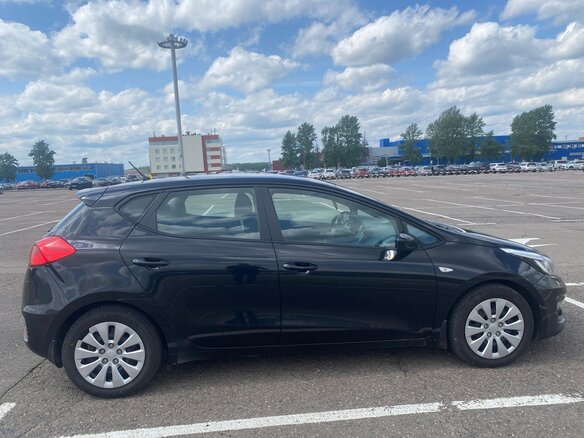 2016 Kia Ceed II Рестайлинг, чёрный, 1200000 рублей - вид 3