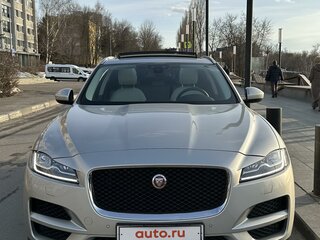 2016 Jaguar F-Pace I, золотистый, 3990000 рублей, вид 2