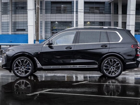 2024 BMW X7 40i I (G07) Рестайлинг, чёрный, 13890000 рублей - вид 5