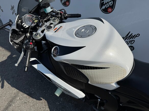 2009 Honda CBR 1000 RR/RA Fireblade, белый, 800000 рублей - вид 5