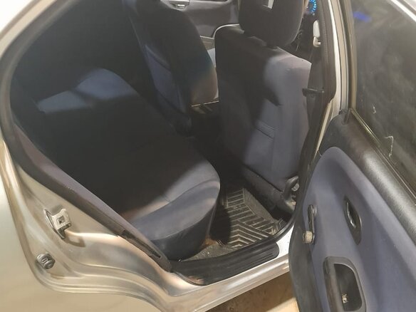 2002 Mitsubishi Carisma I Рестайлинг, серый, 295000 рублей - вид 4