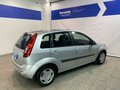 2008 Ford Fiesta Mk5, серебристый - вид 3