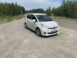 2013 Toyota Ractis II, белый, 1300000 рублей, вид 1