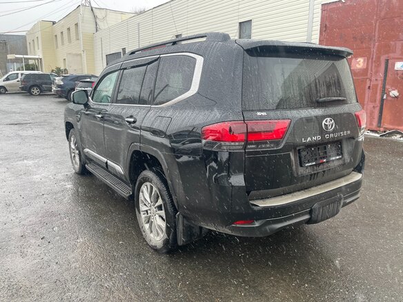 2023 Toyota Land Cruiser 300 Series, чёрный, 14300000 рублей - вид 8