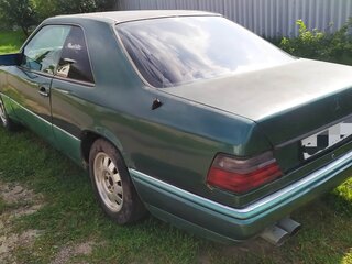 1991 Mercedes-Benz W124 300, зелёный, 380000 рублей, вид 5