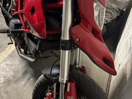 2011 Ducati Hypermotard, красный, 570000 рублей, вид 2