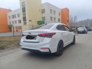 2018 Hyundai Solaris II, белый, 860000 рублей, вид 2