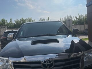 2013 Toyota Hilux VII Рестайлинг, чёрный, 1900000 рублей, вид 1