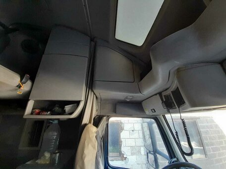 2002 Volvo VNL, синий, 2300000 рублей, вид 4