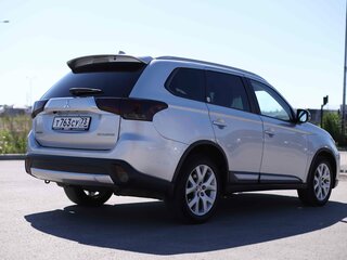 2015 Mitsubishi Outlander III Рестайлинг, серебристый, 1212876 рублей, вид 5