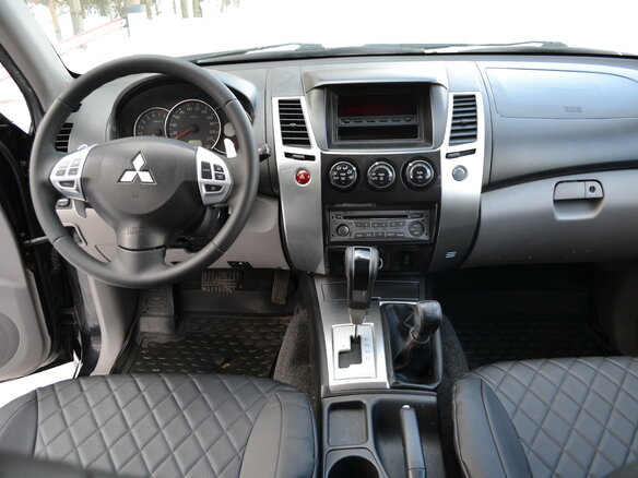 2010 Mitsubishi Pajero Sport II, чёрный - вид 11