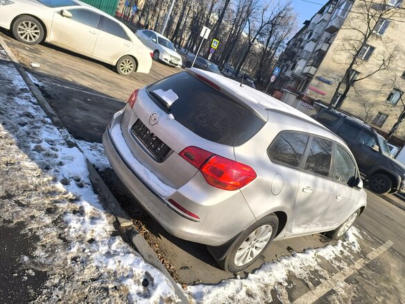 2013 Opel Astra J Рестайлинг, серебристый, 800000 рублей - вид 1