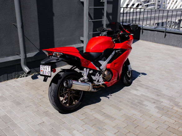 2014 Honda VFR 800, красный, 814312 рублей - вид 8