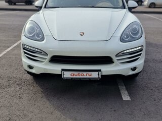 2011 Porsche Cayenne II (958), белый, 2840000 рублей, вид 3