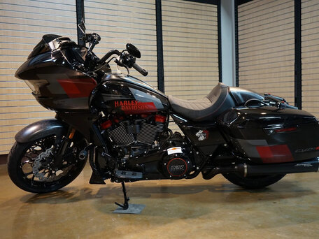 2025 Harley-Davidson CVO Road Glide ST, чёрный, 6580000 рублей, вид 5