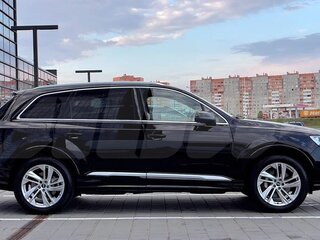 2020 Audi Q7 45 TFSI II (4M) Рестайлинг, чёрный, 4484409 рублей, вид 4