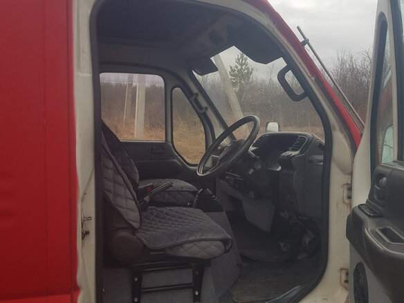 1998 Isuzu Elf (N-series), красный, 850000 рублей - вид 12