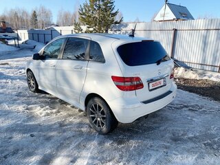 2010 Mercedes-Benz B-Класс 180 I (W245) Рестайлинг, белый, 950000 рублей, вид 3