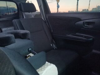 2010 Toyota Wish II, белый, 1750000 рублей, вид 1