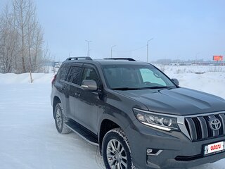 2017 Toyota Land Cruiser Prado 150 Series Рестайлинг 2, серый, 4300000 рублей, вид 4