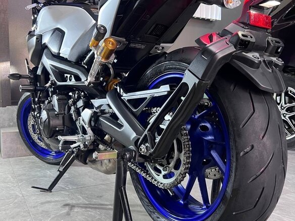 2020 Yamaha MT-09 (FZ-09), серый, 990000 рублей - вид 2