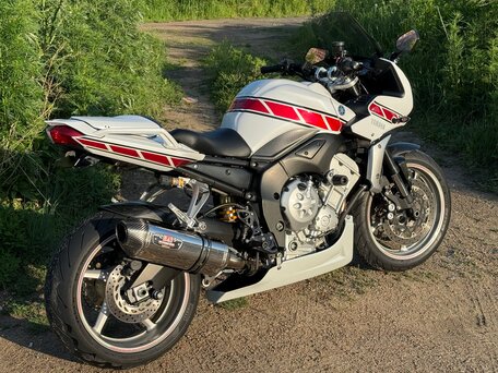 2011 Yamaha FZ1, белый, 700000 рублей, вид 3