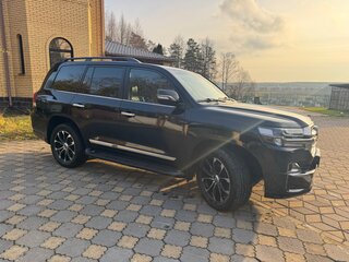 2019 Toyota Land Cruiser 200 Series Рестайлинг 2, чёрный, 10518000 рублей, вид 3
