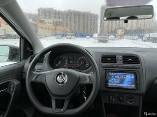 2015 Volkswagen Polo V Рестайлинг, белый, 1050000 рублей, вид 3