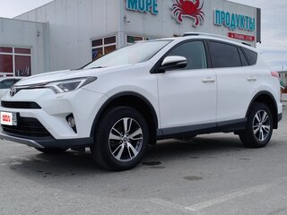 2017 Toyota RAV4 IV (XA40) Рестайлинг, белый, 2350000 рублей, вид 1