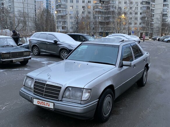 1993 Mercedes-Benz E-Класс 300 I (W124), серый - вид 1