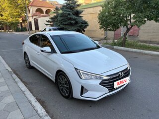 2019 Hyundai Elantra VI (AD) Рестайлинг, белый, 1850000 рублей, вид 3