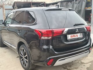 2019 Mitsubishi Outlander III Рестайлинг 3, чёрный, 2100000 рублей, вид 3