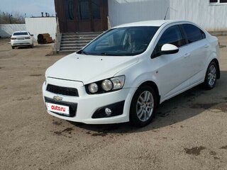 2014 Chevrolet Aveo II, белый, 680000 рублей, вид 3